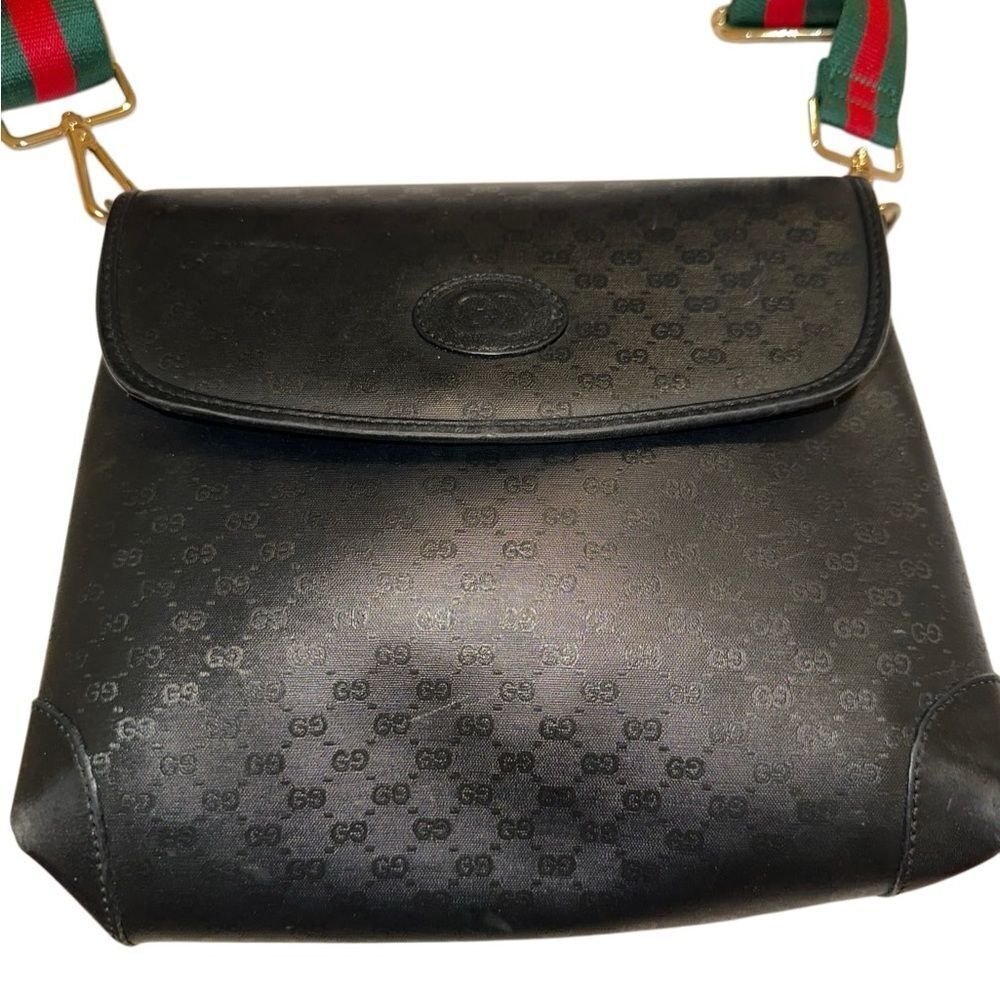 Gucci Black and Red Crossbody Bag with Textured Finish - Picture 3 of 13